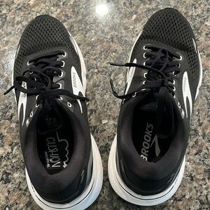 Brooks ghost 15 running shoes